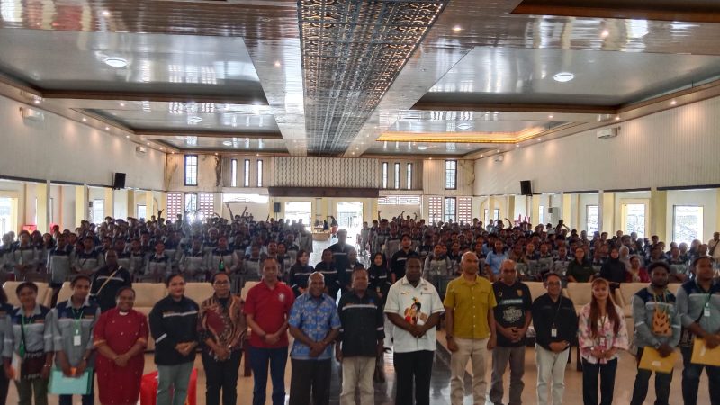 Pemkab Mimika Tutup Pelatihan Kompetensi Pencari Kerja OAP dan Labeti