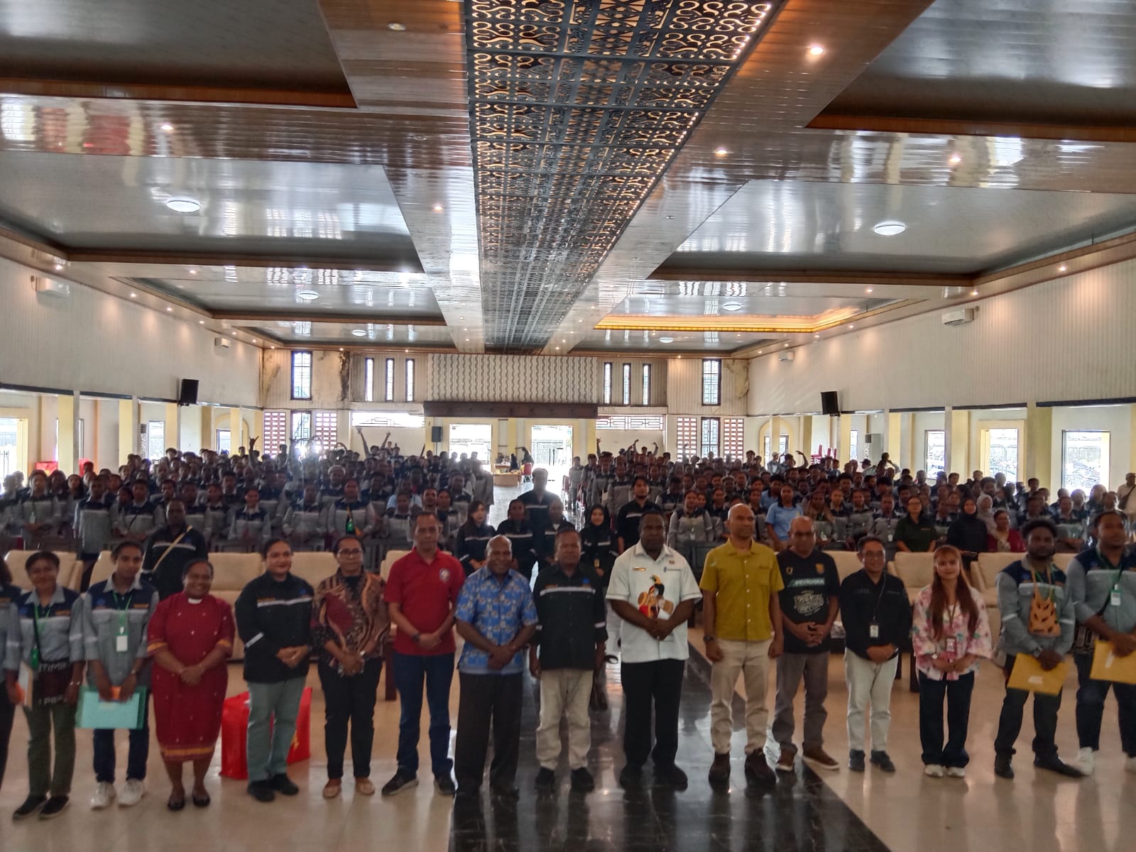 Pemkab Mimika Tutup Pelatihan Kompetensi Pencari Kerja OAP dan Labeti