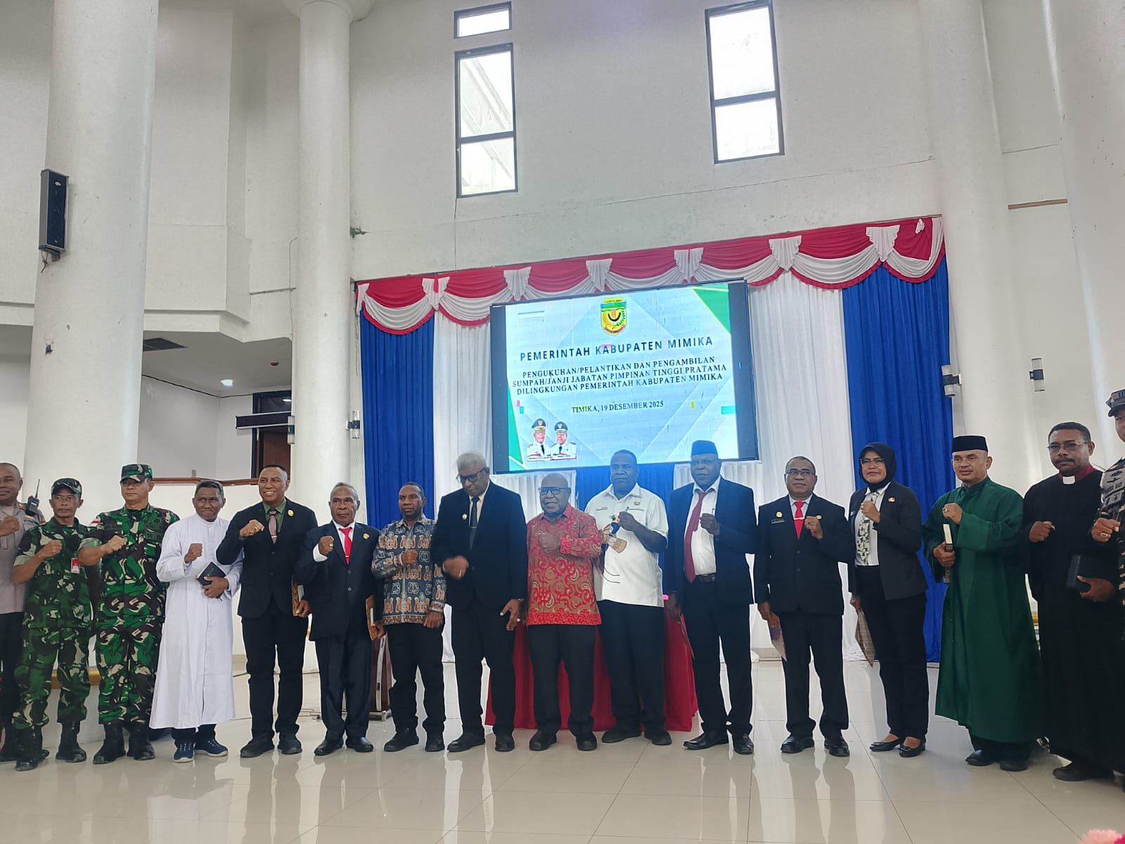 Lantik Lima Pejabat Pimpinan Tinggi Pratama, Bupati Mimika Ingatkan Komitmen Pelayanan Publik