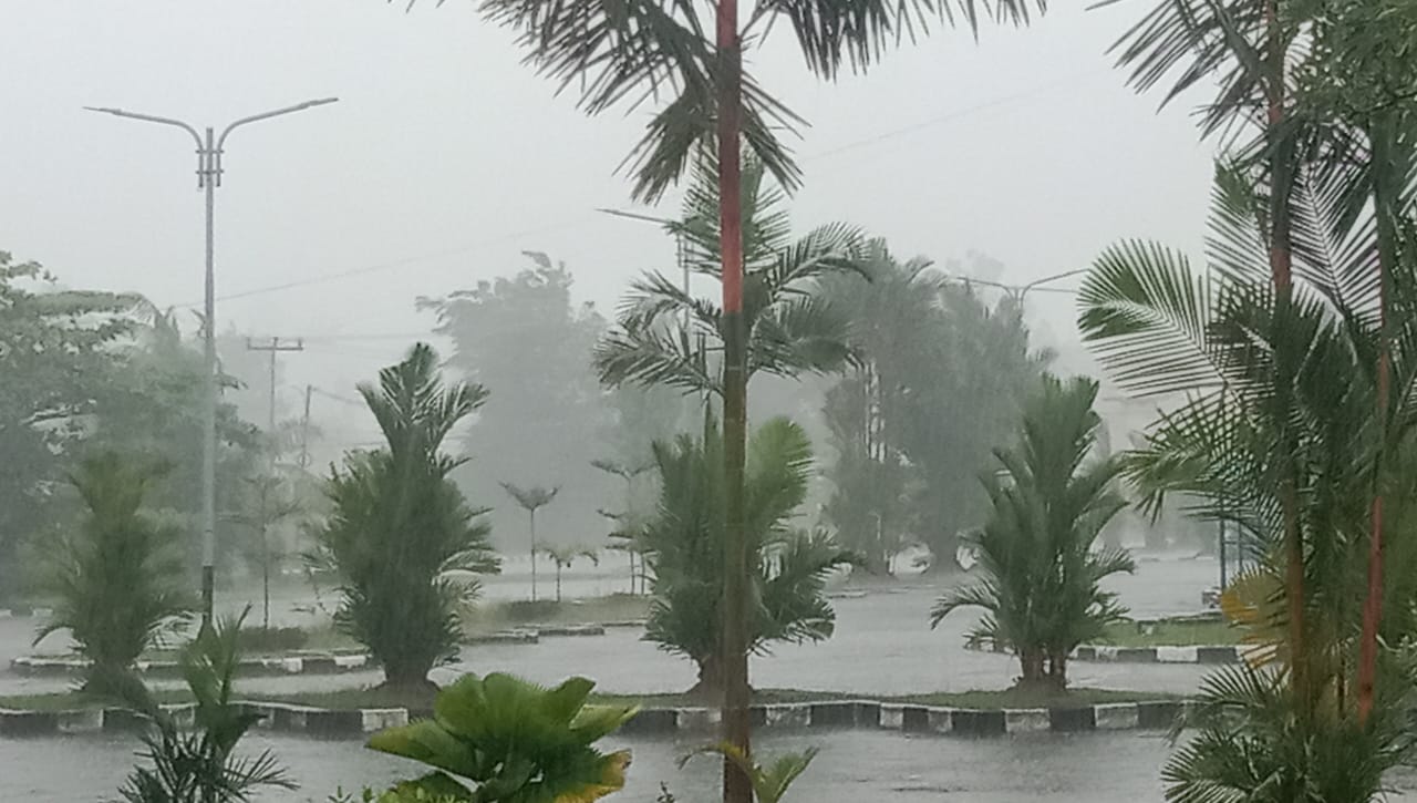 Hujan Lebat dan Angin Kencang Berpotensi Terjadi Di Mimika