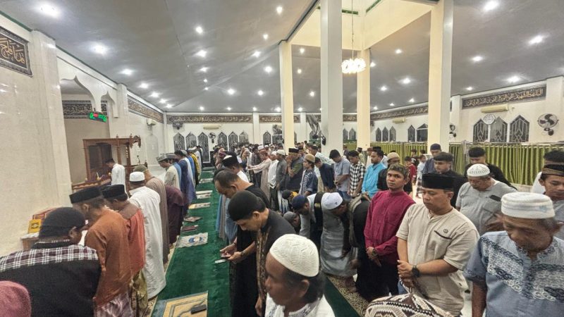 Masjid Nurul Hidayah Dipadati Jamaah di Hari Pertama Tarawih 1447 H