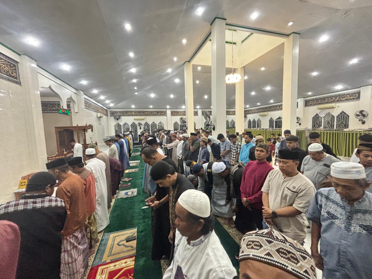Masjid Nurul Hidayah Dipadati Jamaah di Hari Pertama Tarawih 1447 H