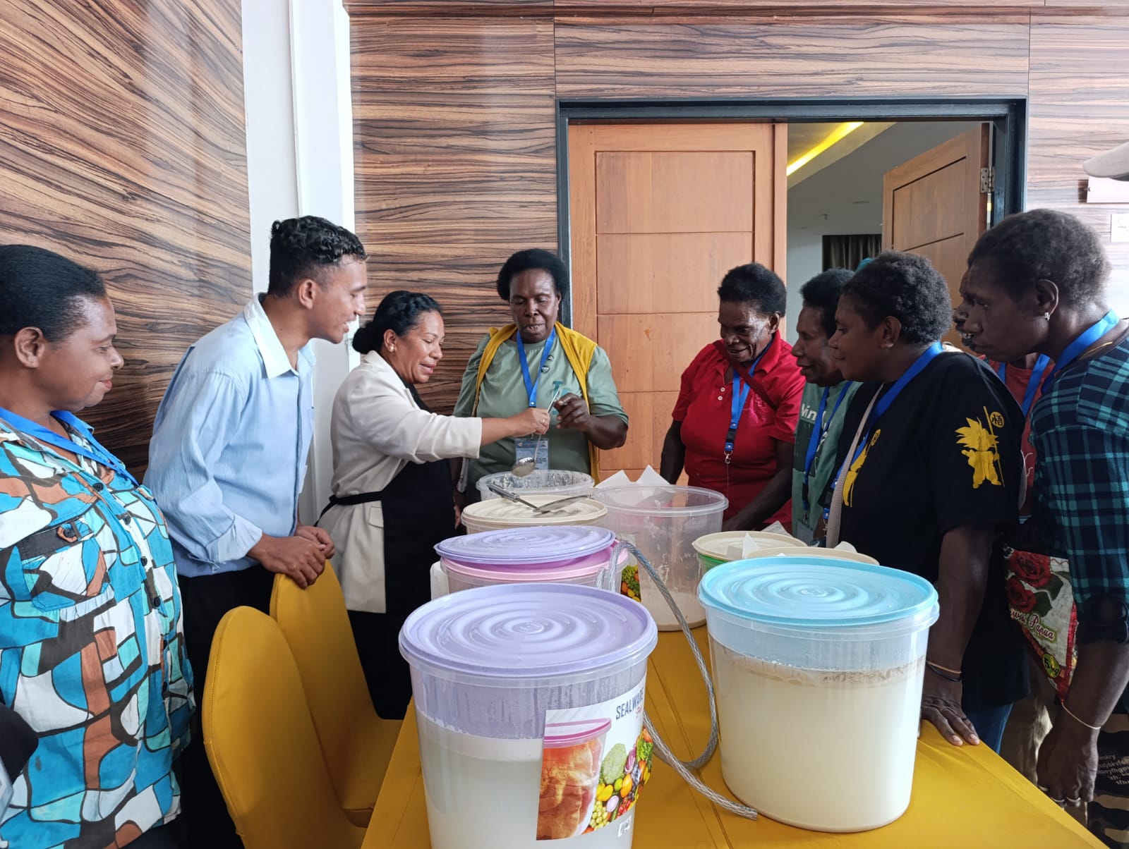 Bangkitkan Ekonomi Pesisir, YPMAK Gandeng PT Dorei Produksi VCO Berbasis Potensi Lokal