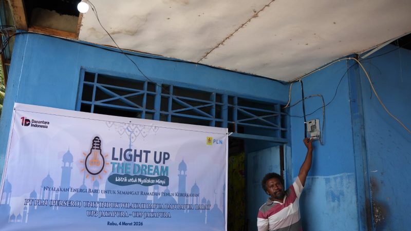 Puluhan Keluarga Ini Dapat Sambungan Listrik Gratis dari Program Light Up The Dream PLN