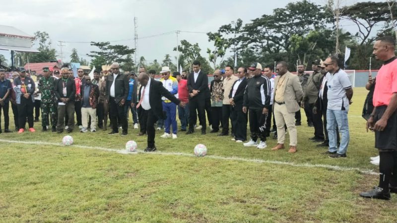 Liga 4 Papua Tengah Resmi Bergulir, Gubernur Meki Nawipa Tekankan Sportivitas dan Kerja Sama Tim