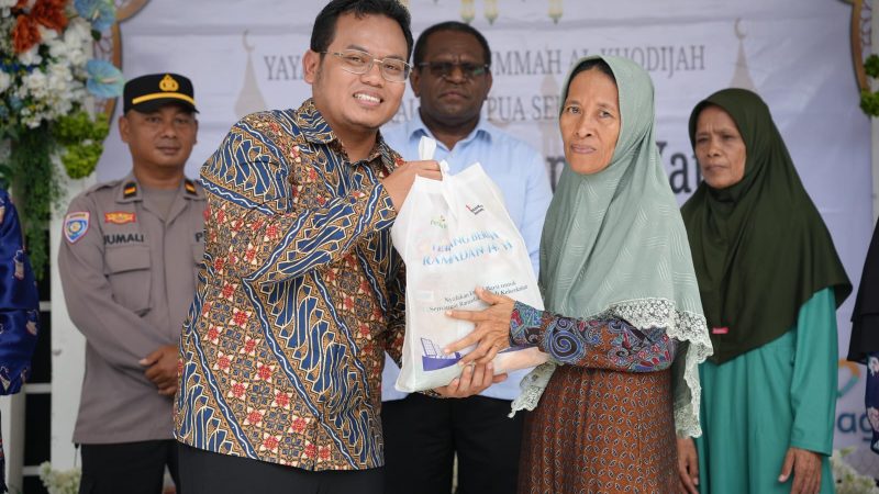 PLN Bantu Warga Merauke Penuhi Kebutuhan Pokok Melalui Pasar Murah Ramadan