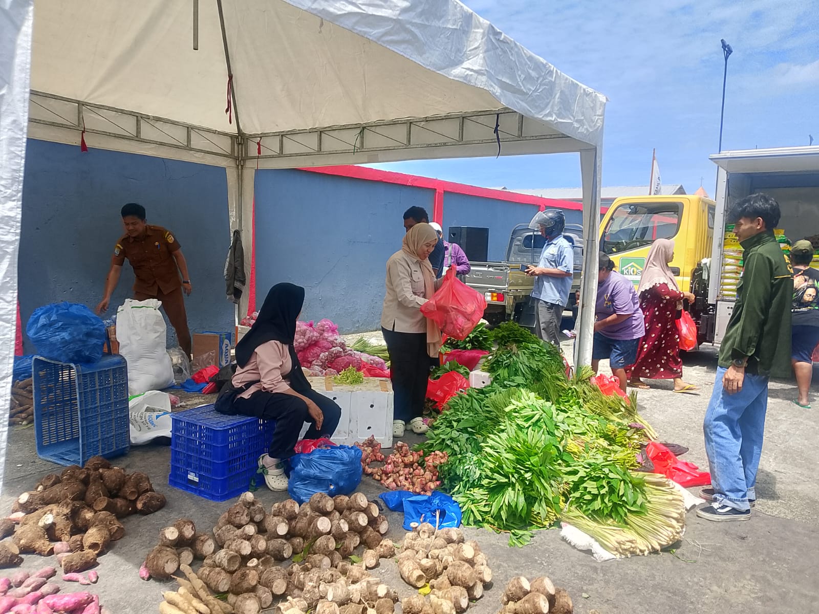 Dekatkan Akses Pangan, DKP Mimika Rutin Gelar Kios Pangan Keliling Dua Kali Sepekan