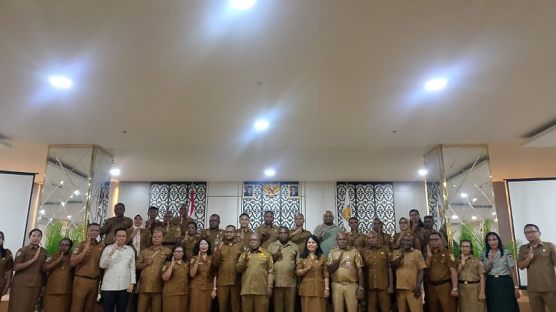 Sertijab Pejabat di Lingkup Pemerintahan Mimika, Wabup Emanuel Kemong: Jabatan Adalah Amanah