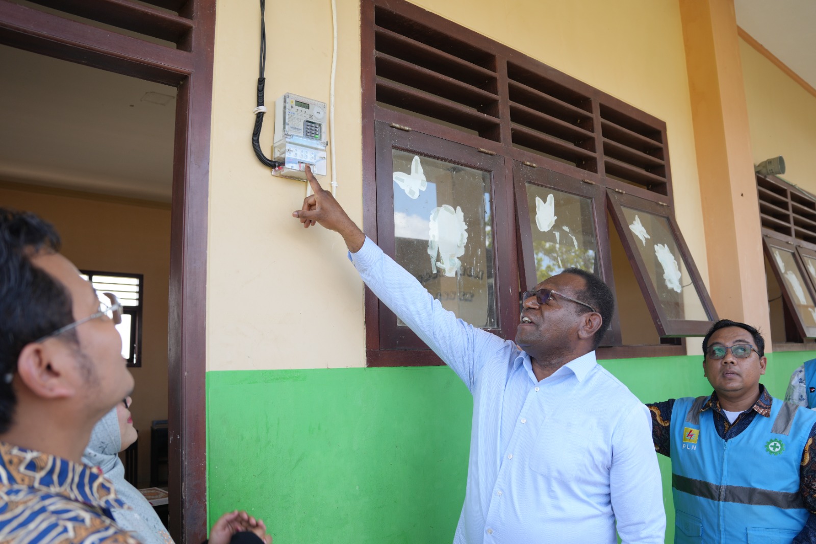 Dari Sembako Jadi Cahaya: PLN Nyalakan Mimpi Anak-Anak Al Khodijah Merauke