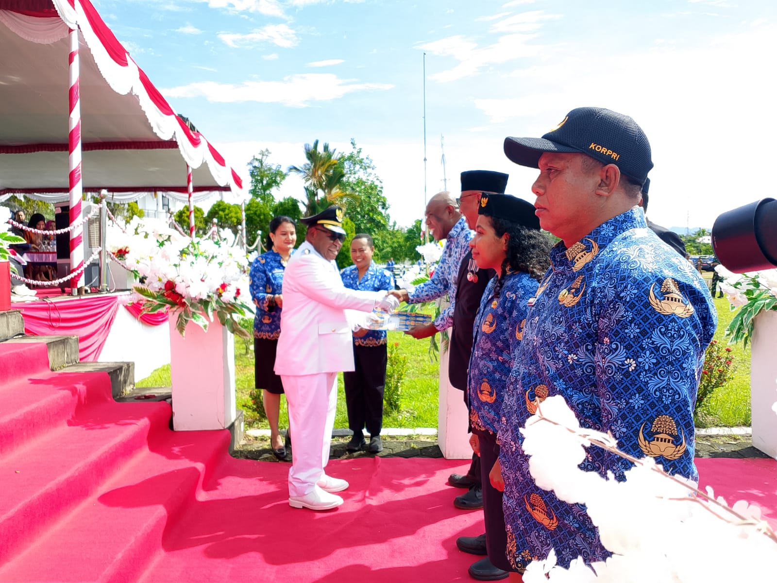 Momentum Hari Otonomi Daerah, ASN Purna Tugas di Mimika Diberi Penghargaan