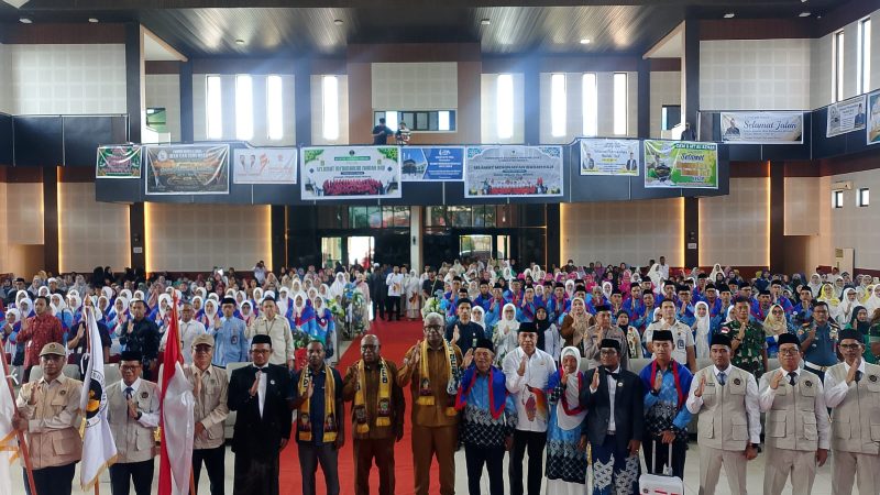 Bupati Mimika Lepas 123 Jemaah Haji ke Tanah Suci