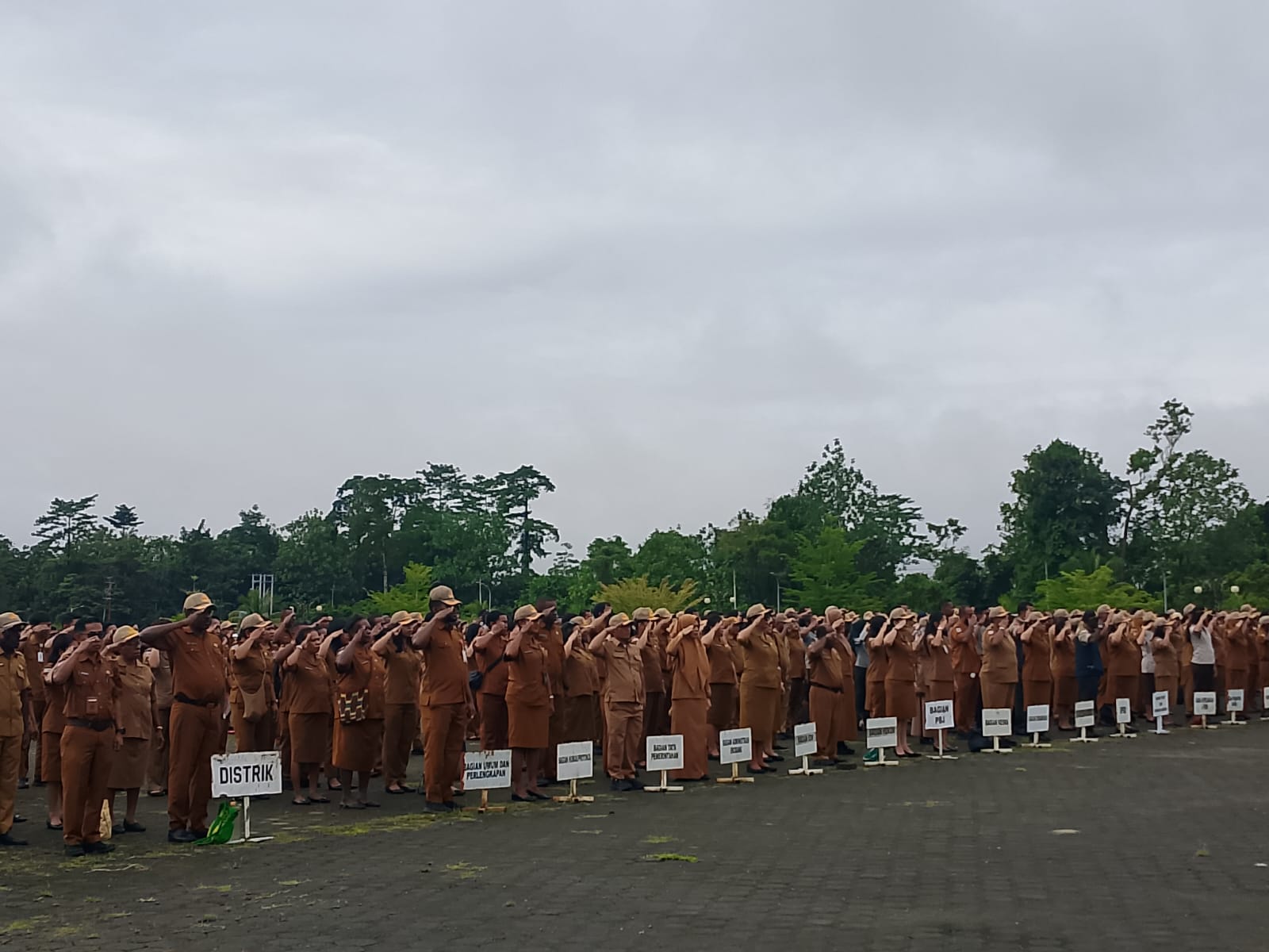 Pj Sekda Mimika Ajak ASN Tingkatkan Disiplin Kerja dan Jaga Kebersihan Kota