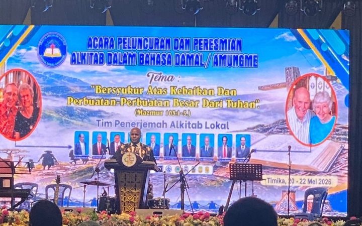 Alkitab Bahasa Amungme dan Damal Resmi Diluncurkan