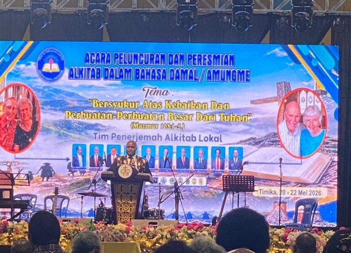 Alkitab Bahasa Amungme dan Damal Resmi Diluncurkan