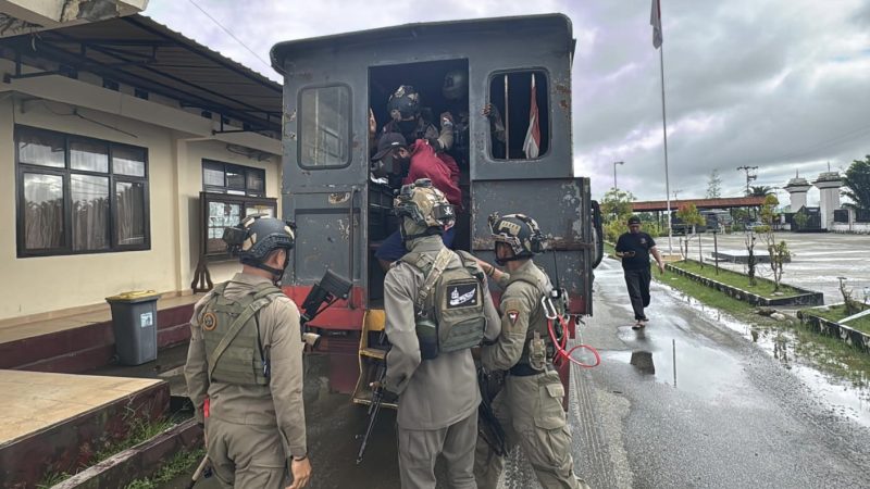 Satgas Ops Damai Cartenz Tangkap Wadan Yon HSSBI KKB Kodap XVI di Yahukimo, Sejumlah Amunisi dan Senjata Tajam Diamankan
