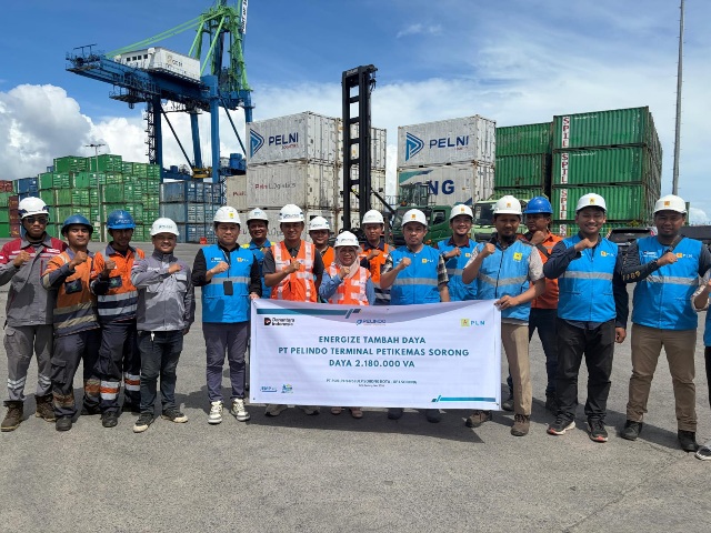 PLN Sukses Energize Terminal Petikemas Sorong, Dua Crane Kini Gunakan Listrik Penuh