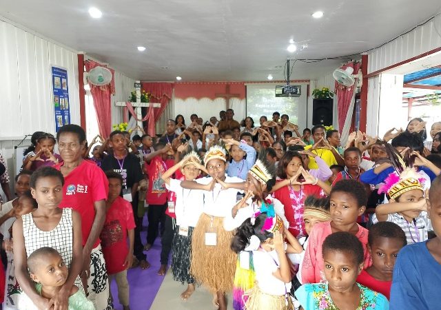 Aku dan Bumiku”, Pesan Kepedulian Lingkungan dalam VBS GMII Efata Nawaripi