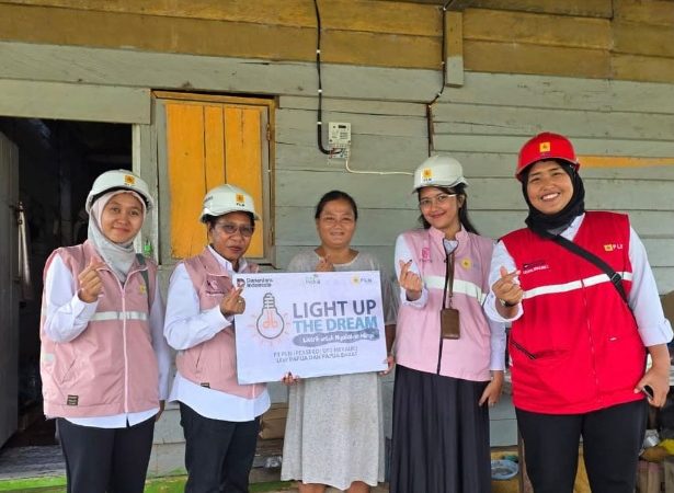 38 Keluarga Prasejahtera di Papua Selatan Nikmati Sambungan Listrik Gratis dari Program Light Up The Dream PLN