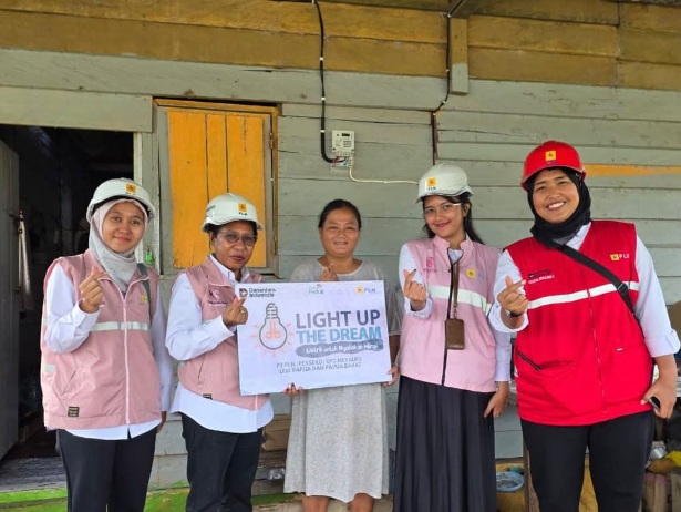 38 Keluarga Prasejahtera di Papua Selatan Nikmati Sambungan Listrik Gratis dari Program Light Up The Dream PLN