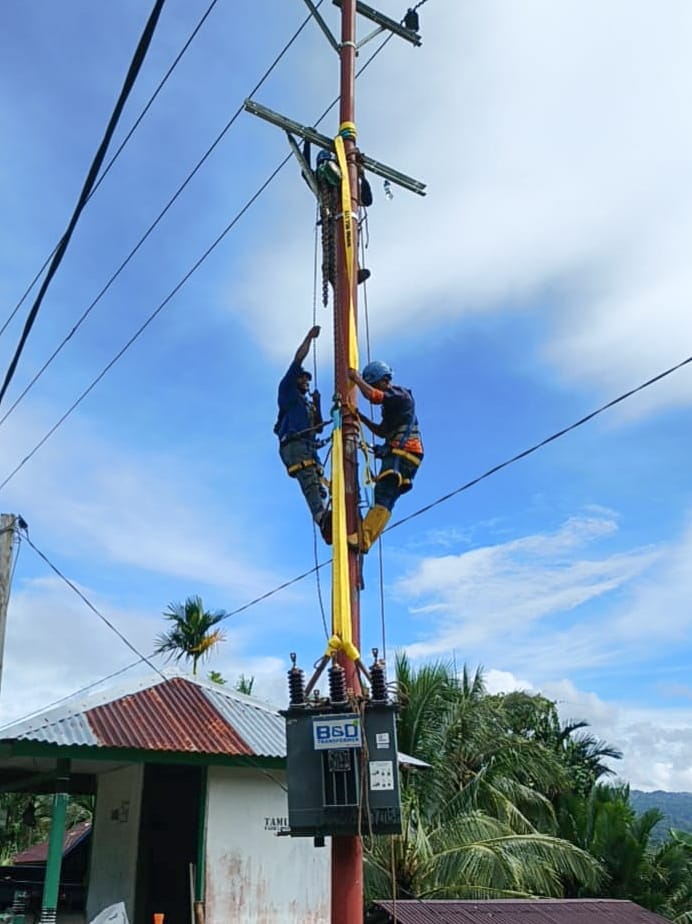 PLN Hadirkan Listrik 24 Jam di Kampung Sum Fakfak, Warga Kini Nikmati Terang Sepanjang Hari