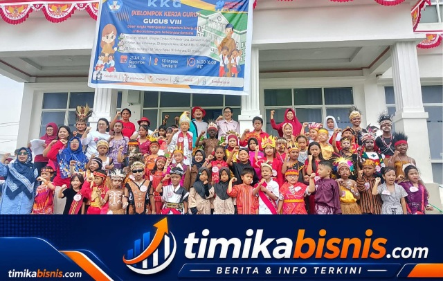 Guru dan Siswa SD Inpres Timika IV Kompak Meriahkan HUT ke-81 RI