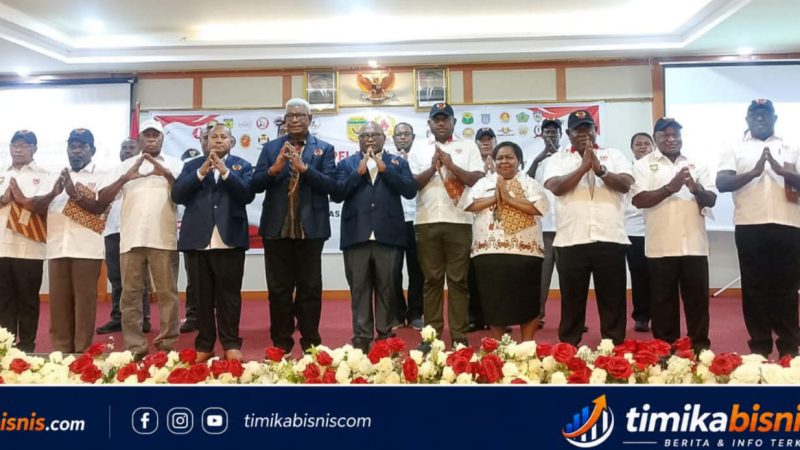 Bupati Johannes Rettob Lantik 18 Koordinator KONI Tingkat Distrik